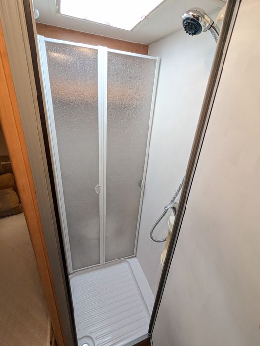 RESERVADA, Caravana/ quarto fixo/4 pessoas/levo ao local