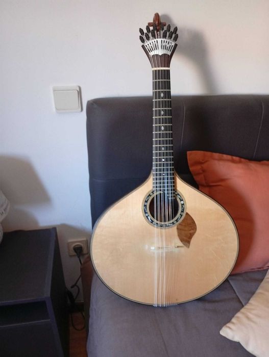 Guitarra Portuguesa usada  para venda