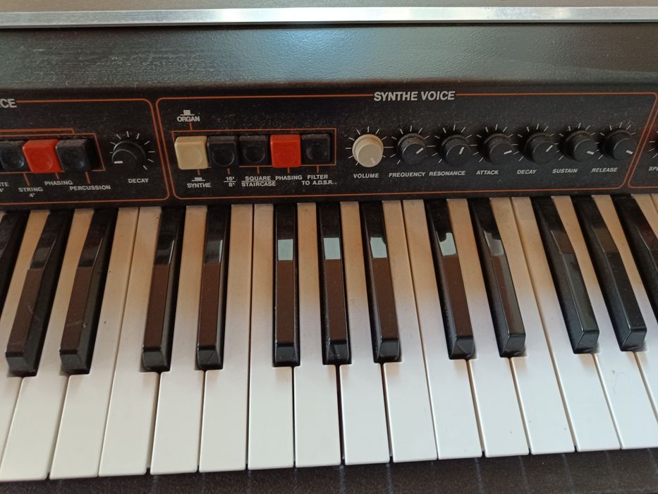 Organy/syntezator UNITRA Eltronic 109