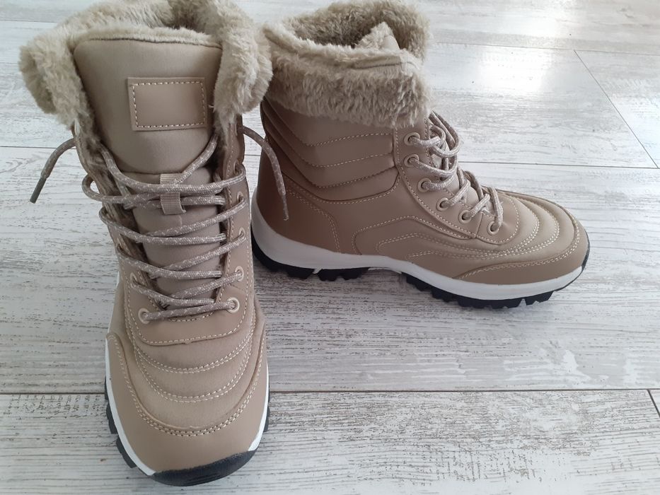 Тёплые женские (подростковые) ботинки р.37, стелька 24 см.