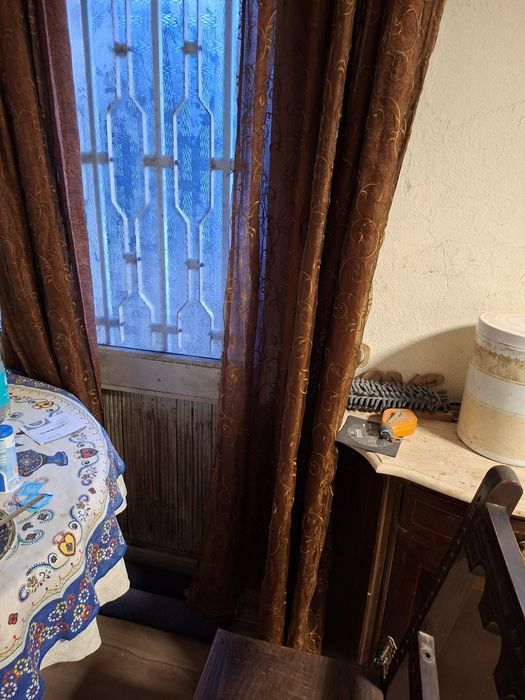 Par de cortinados e barão