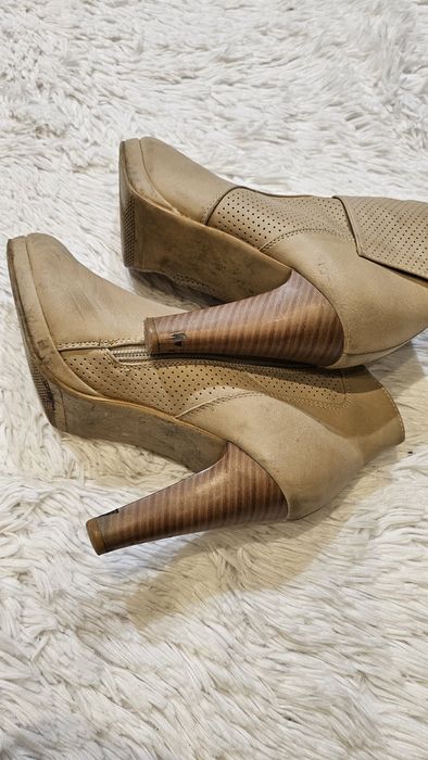 Botki na obcasie  37