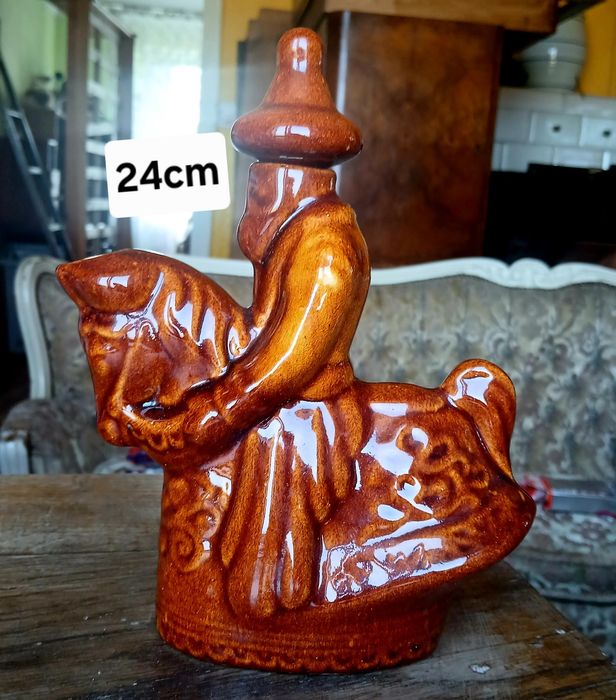 Figurka ceramiczna