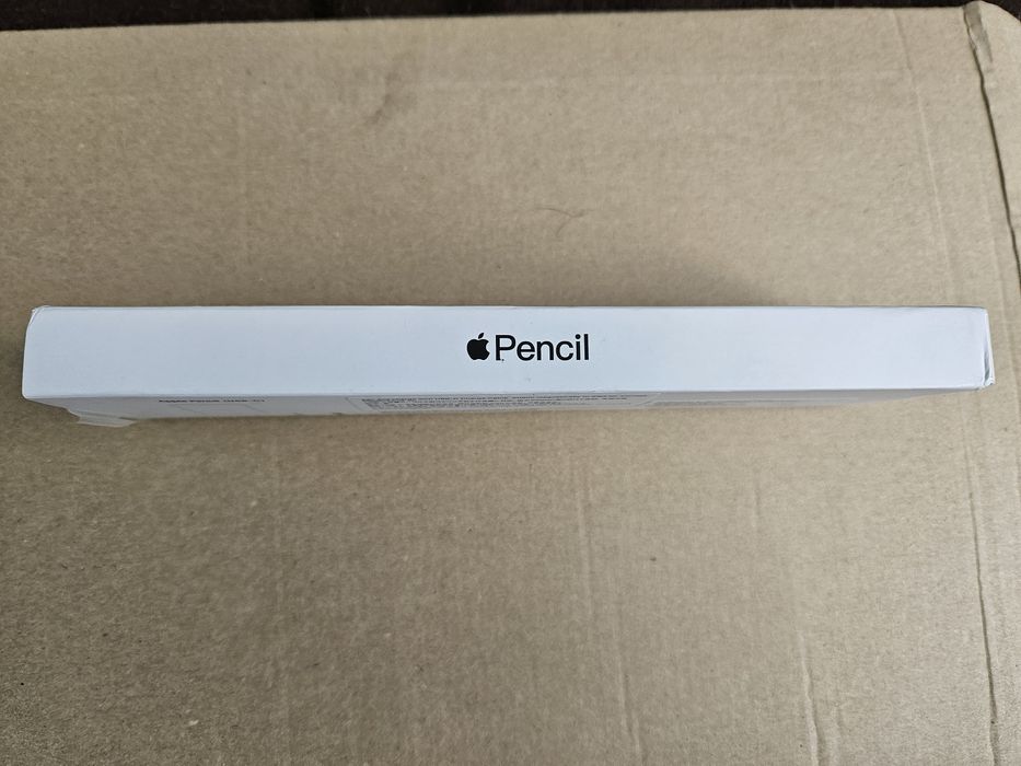 Rysik Apple pencil usb-c z małym pęknięciem