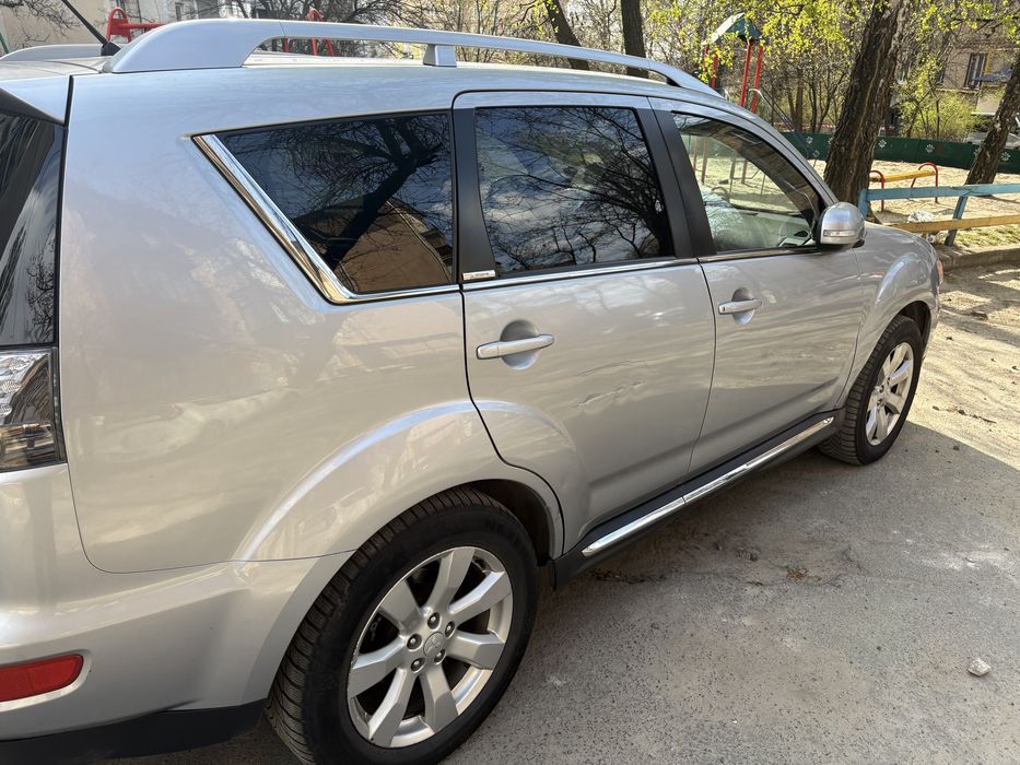 Mitsubishi outlander XL2010 rest 4wd