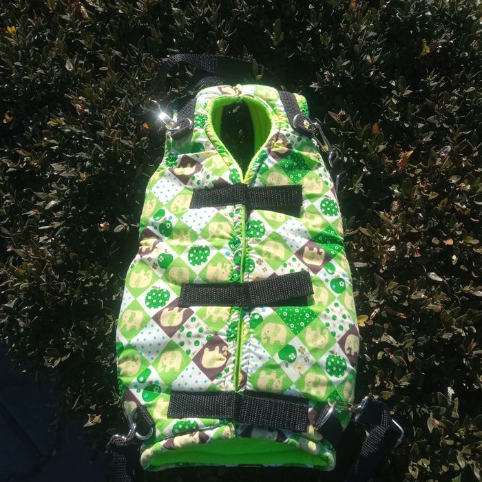 Собачья жилетка на паролрне