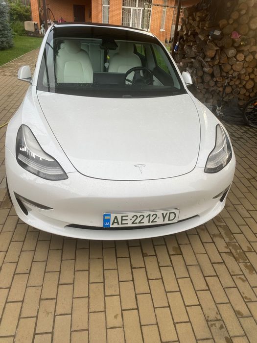 Продам Tesla model 3