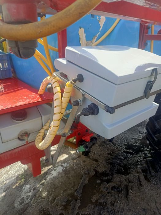 Opryskiwacz polowy biardzki 2200l 15m
