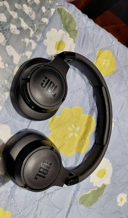 Auscutadores Bluetooth JBL Tune 710