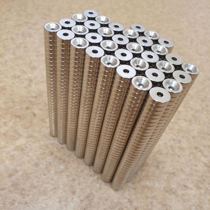 Магниты 10×3мм с отверстием