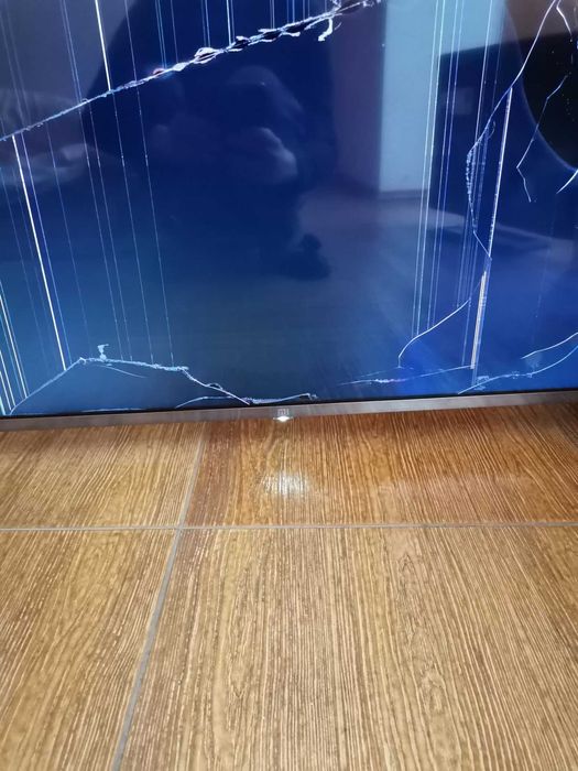 Телевизор телевізор Xiaomi Mi TV l43m5-5aru по запчастинам