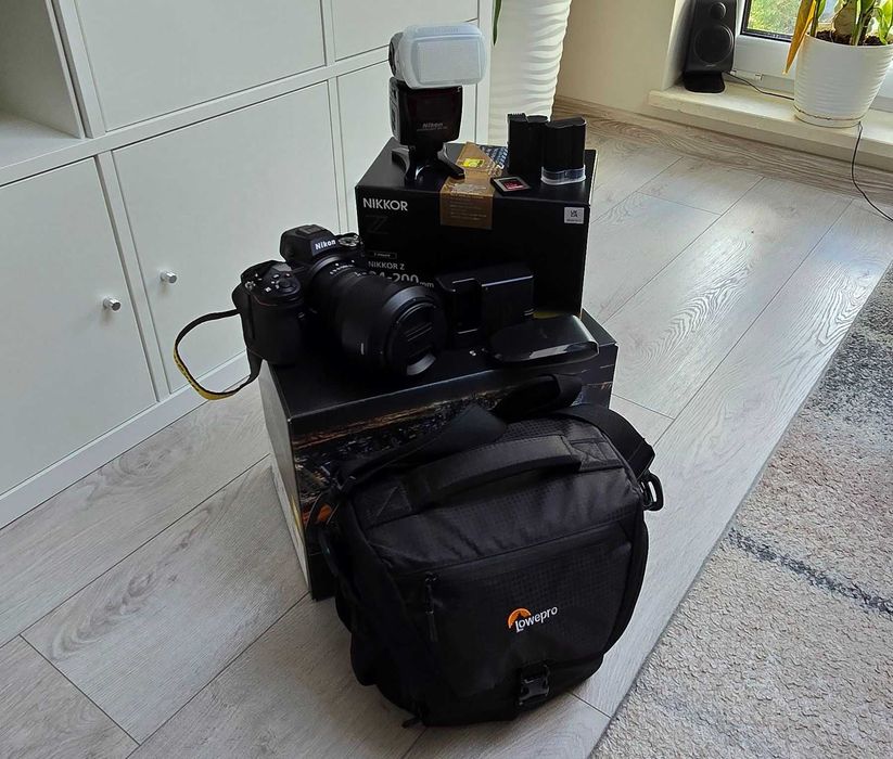 Aparat NIKON Z6 II, Obiektyw 24-200, Lampa SB-700, Torba DUŻY ZESTAW