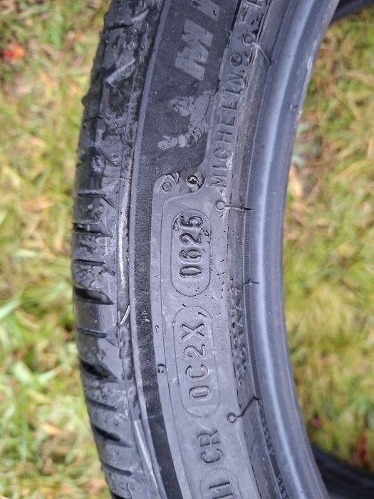 Pneus Michelin 225/40R18 92y