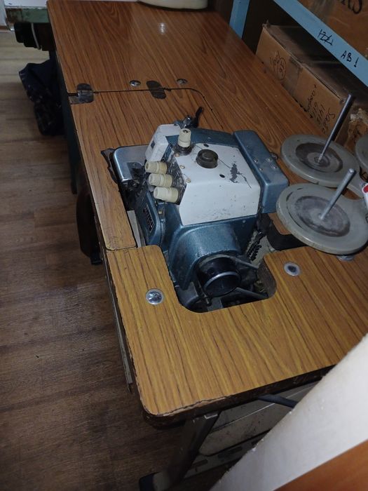 Оверлок. 5 ниток.