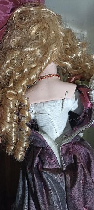 Stara lalka porcelanowa