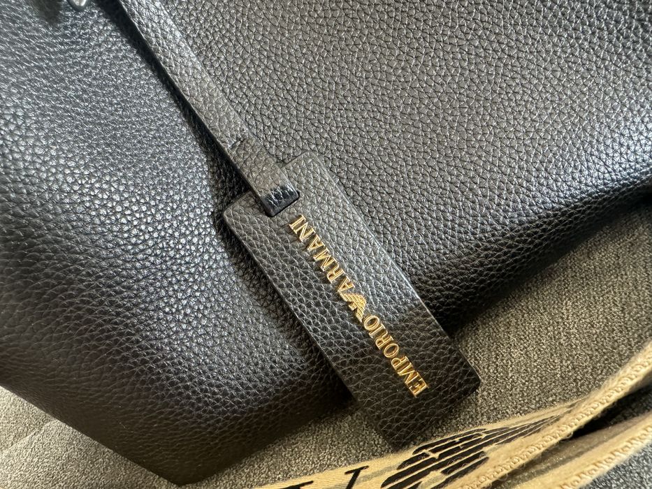 Mala preta Emporio Armani