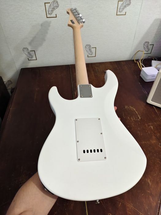 Електрогітара Yamaha Pacifica 012  Комплект