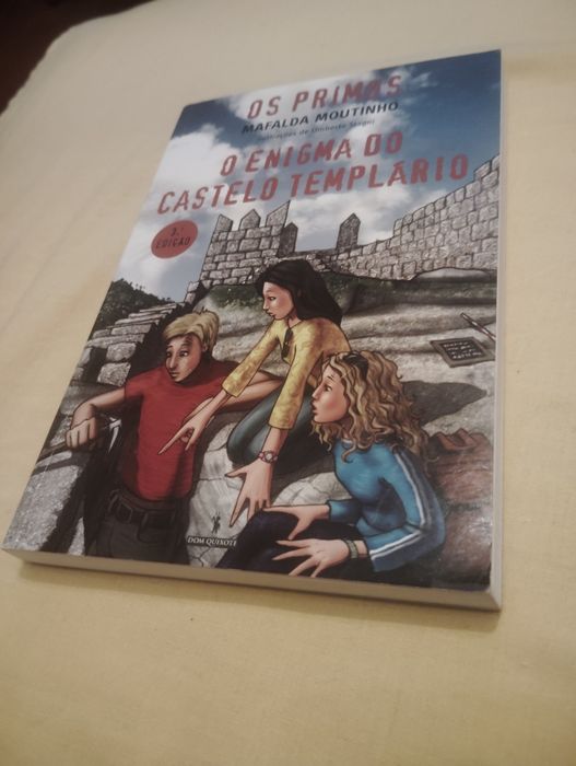 Livro juvenil Coleção Os Primos O Enigma do Castelo Templário Novo