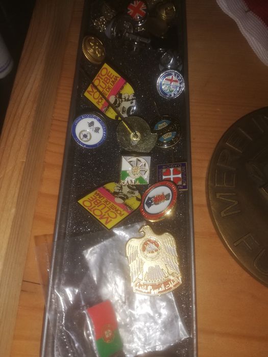 Medalhas pins trofeus porta chaves