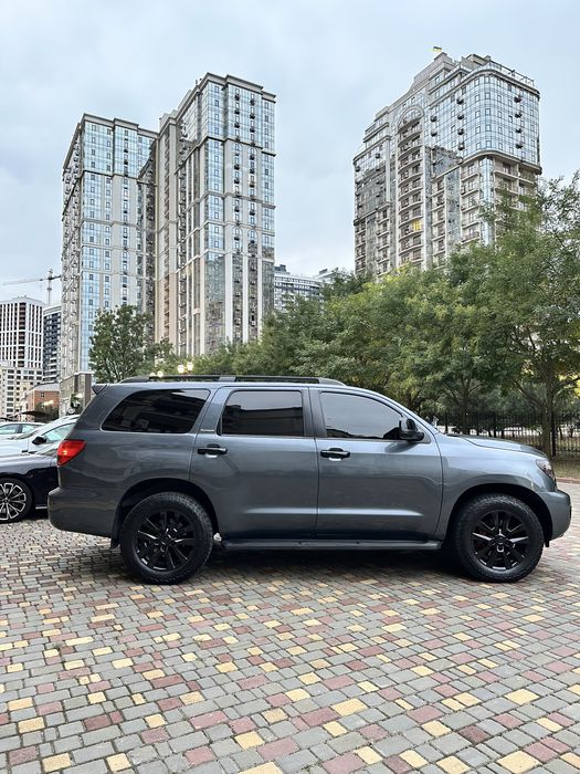 Toyota Sequoia Platinum 2008 газ/бензин