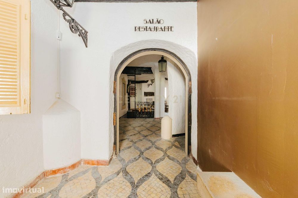 Prédio em Alcântara para renovar