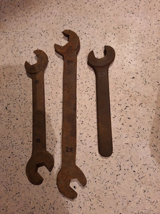 3 Stare masywne klucze