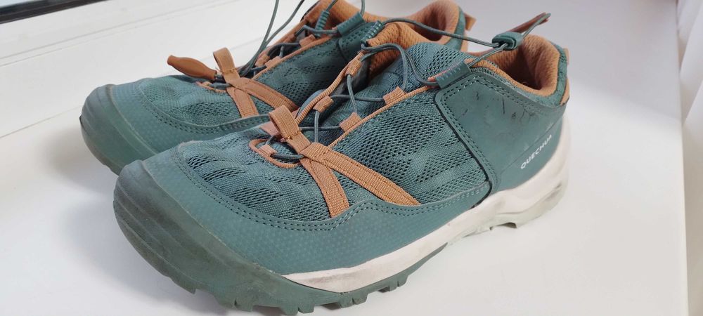 Продам жіночі кросовки 36розмір