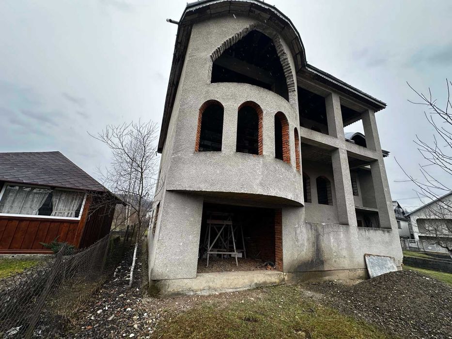 Продається будинок в с. Середнє Водяне