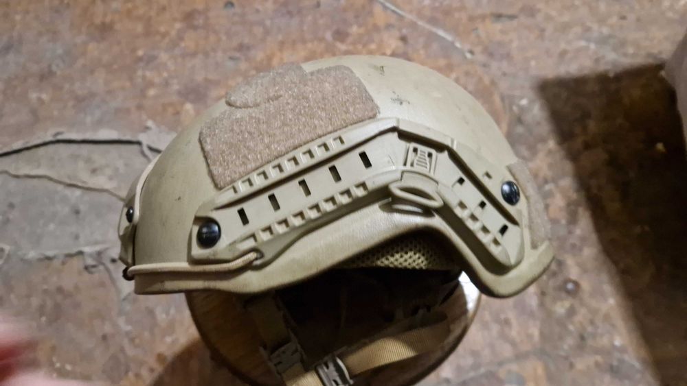 Каска, шолом, б/у