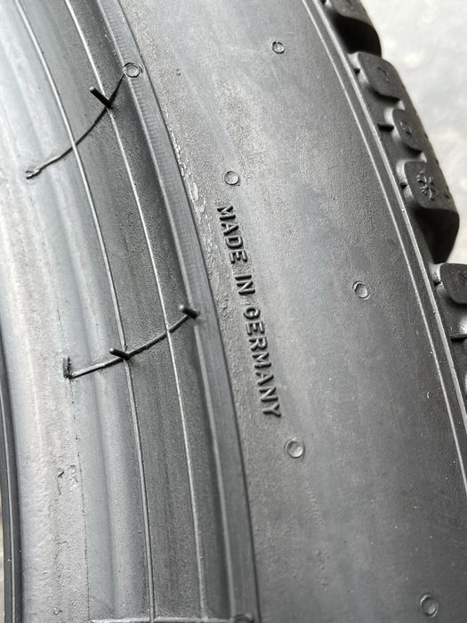 265/35 R19 Pirelli PZero Winter (Германія) 2шт./ 2024 рік./ як нові