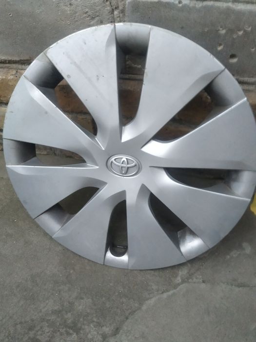 Предлагаю колесный колпак