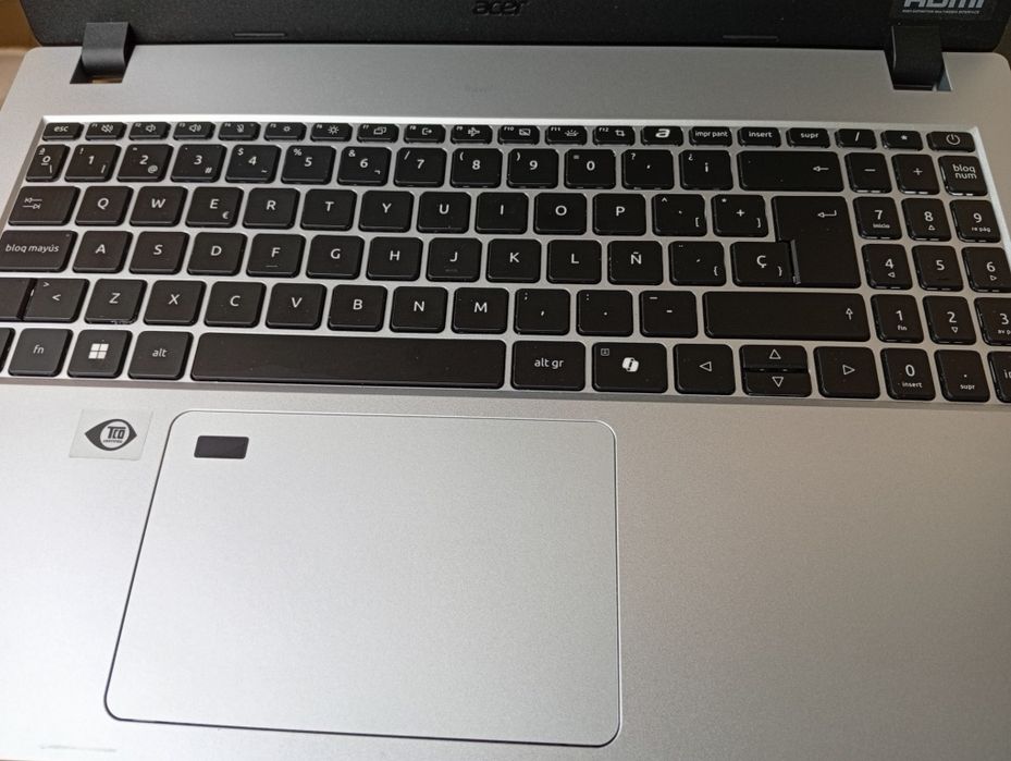 Portátil Acer TravelMate P2-15 i5 1334U de 13th geração 
Processador Intel Core i5-1334U
