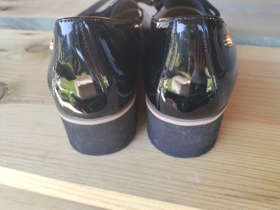 Buty damskie, nowe lakierowane mokasyny , 36 Venezia