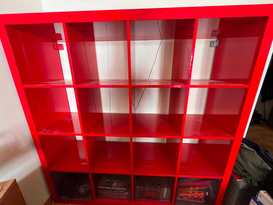 Estante IKEA Kallax 4x4 Vermelho Brilho + 4 Gavetas/Caixas