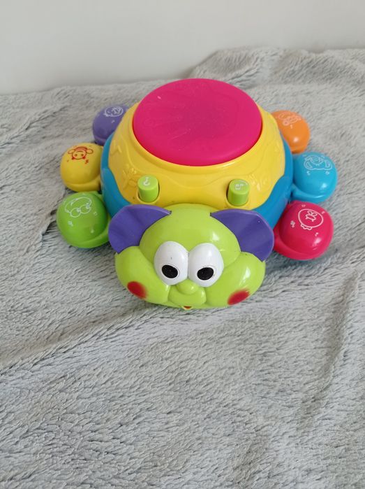 Bębenek stworek jedzący j. Angielski