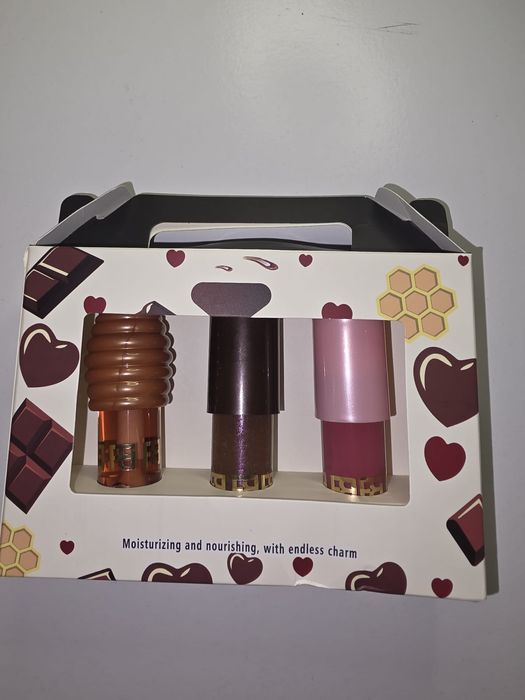 Kit Gloss & Lip Oil – Mel, Chocolate e Coração Franciny Ehlke