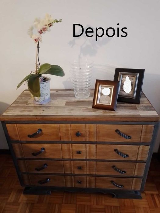 Móvel restaurado e modernizado