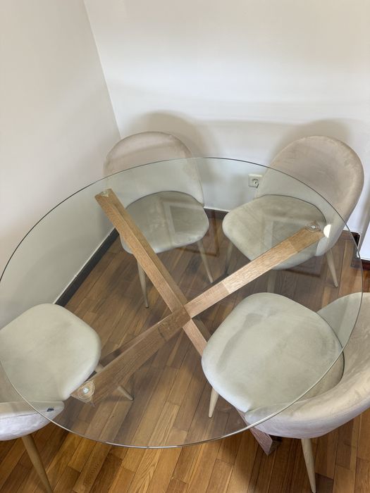 Vendo conjunto sala de jantar (mesa+4 cadeiras)
