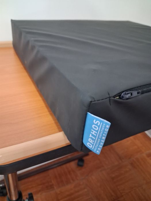 Almofada Anti-escaras Viscoelástica com Espuma HR Confortável