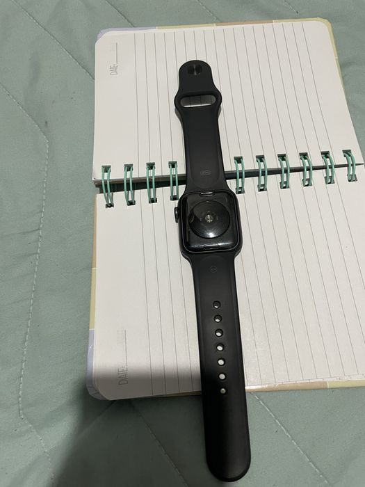 Продам Apple Watch SE 40мм