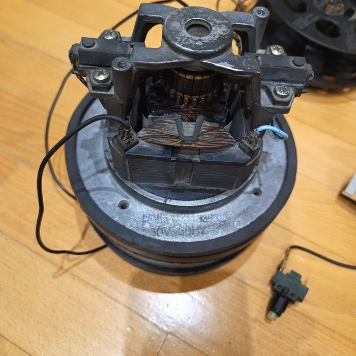 Мотор  для пилесоса, котушка з проводом, запчастини б/у