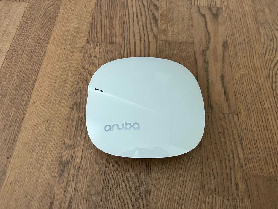 Точка доступy Aruba Instant IAP-305