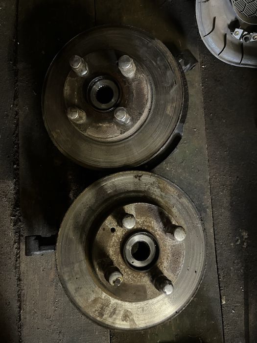 Барабаны ступицы мазда 323 bj в отличном состоянии