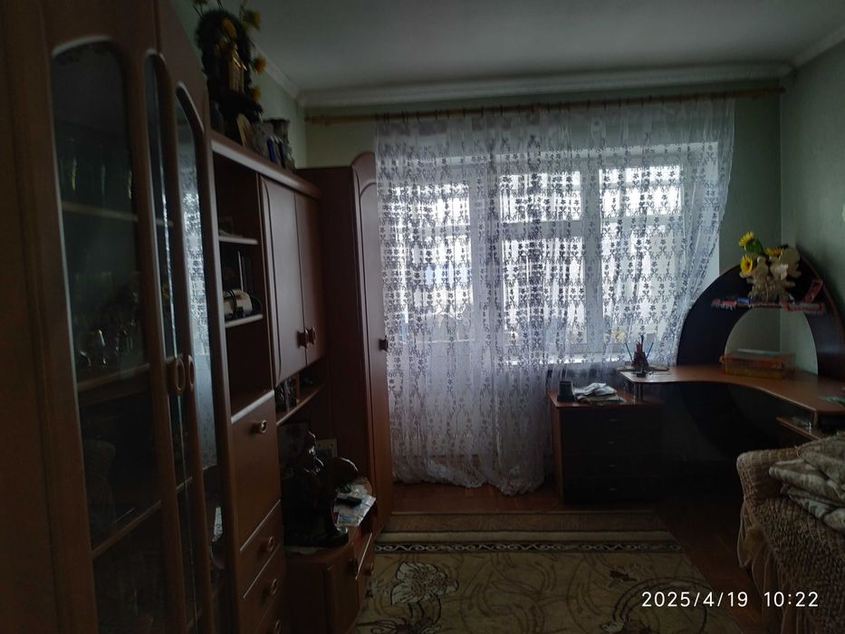 Продам 1/2 житлового будиноку.