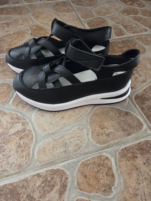 Sprzedam Nowe czarne  buty
