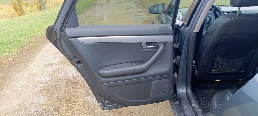 Продам  Ауді  А4 В6 Газ-Бензин 2.4