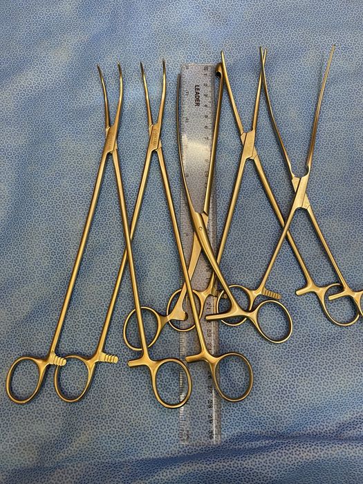 Затискачі хірургічні Kocher, Pean та інші