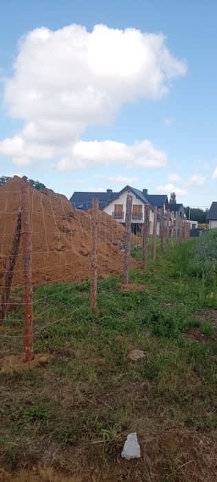 Ogrodzenia tymczasowe , budowlane z siatki leśnej lub  mat maskujących