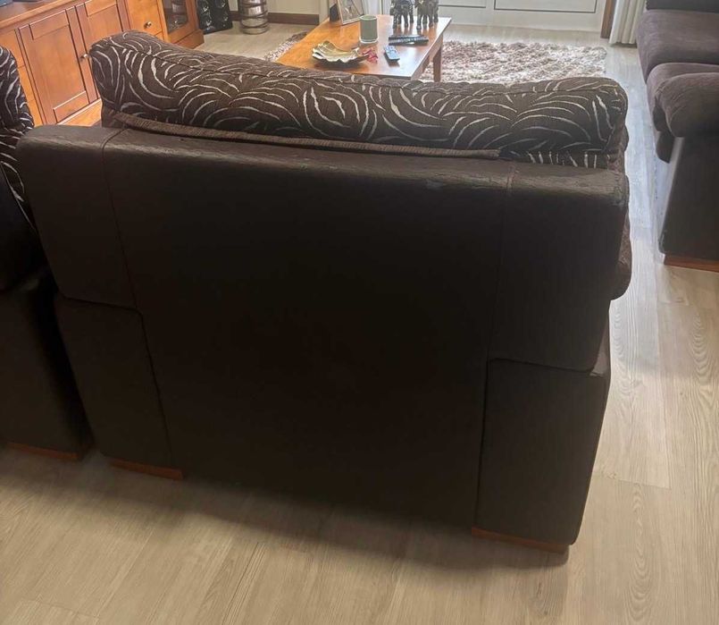 Conjunto de sofás em bom estado – pronto a usar!