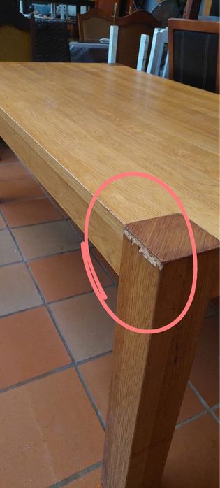 Mesa de madeira maciça